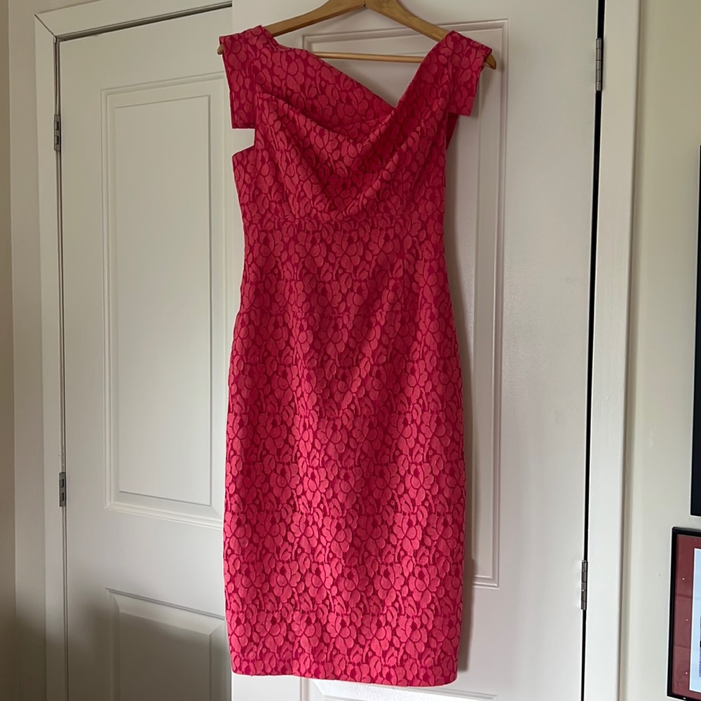MIDI size 4 black halo dress in pink/red lace